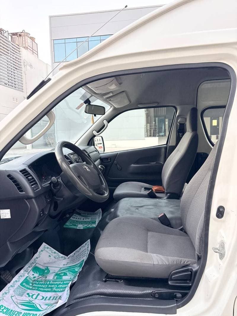 2018 Toyota Hiace GL thumbnail 5