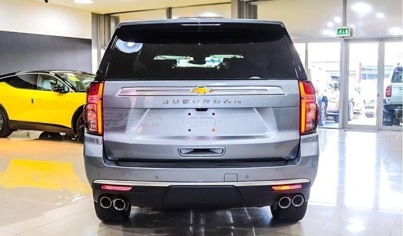 2023 Chevrolet Suburban thumbnail 5