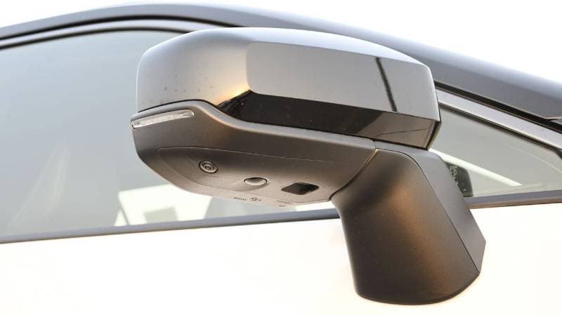 2026 Toyota RAV4 XSE HEV thumbnail 8