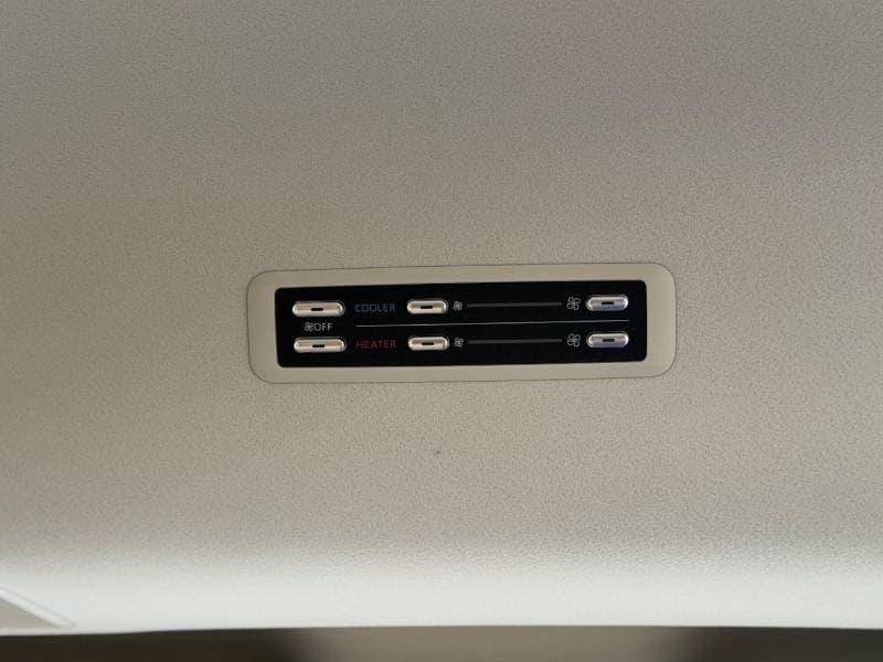 2026 Toyota Hiace GL thumbnail 8