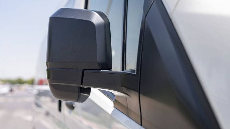 2026 Toyota Hiace GL thumbnail 4