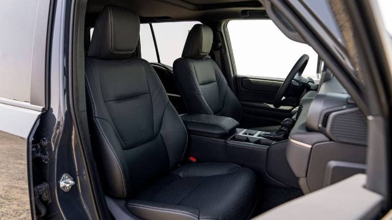 2025 Toyota Prado VXR thumbnail 3