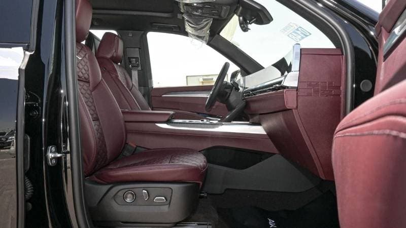 2026 Cadillac Escalade Sport thumbnail 6