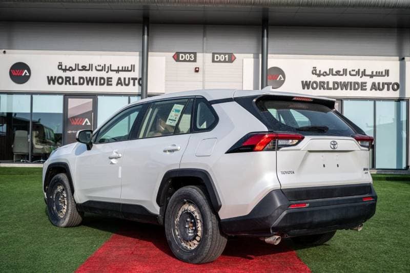 2023 Toyota RAV4 EXR thumbnail 6