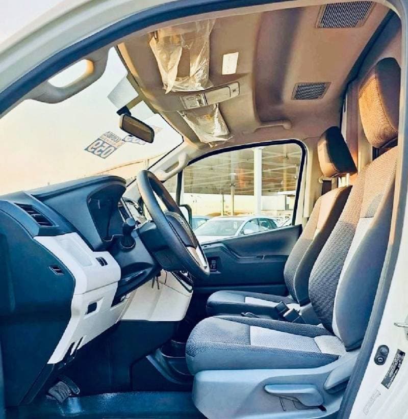 2022 Toyota Hiace GL thumbnail 5