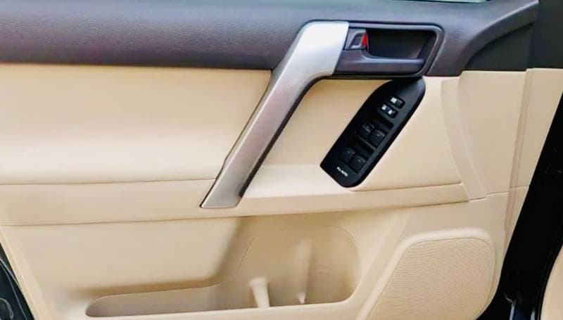 2022 Toyota Prado TX L thumbnail 7