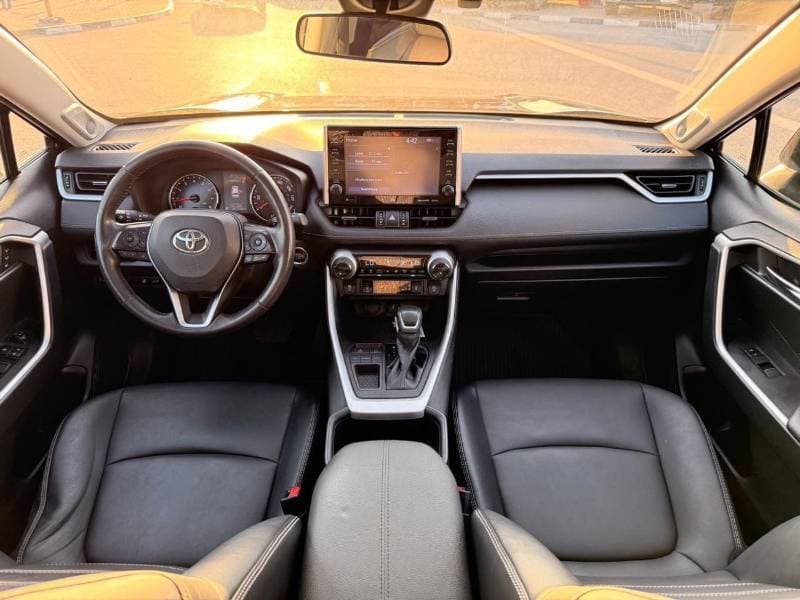 2022 Toyota RAV4 XLE thumbnail 5