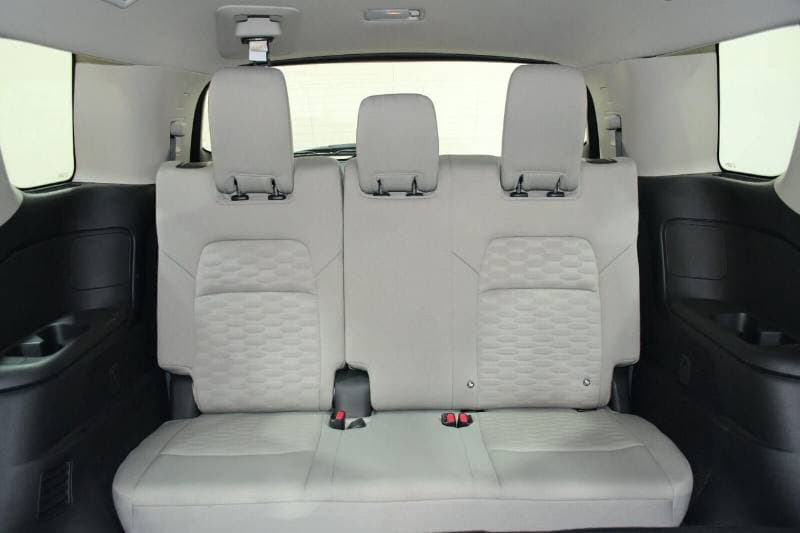 2025 Nissan Pathfinder S thumbnail 8
