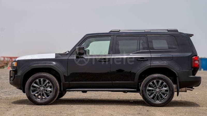 2025 Toyota Prado thumbnail 6