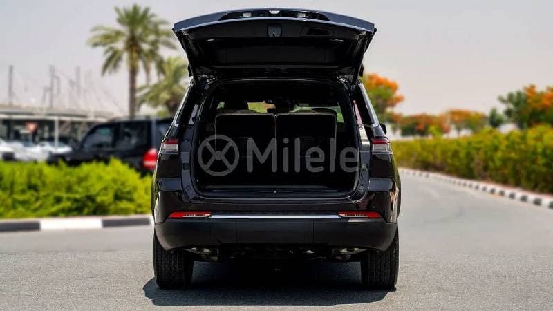 2023 Jeep Grand Cherokee LIMITED thumbnail 8