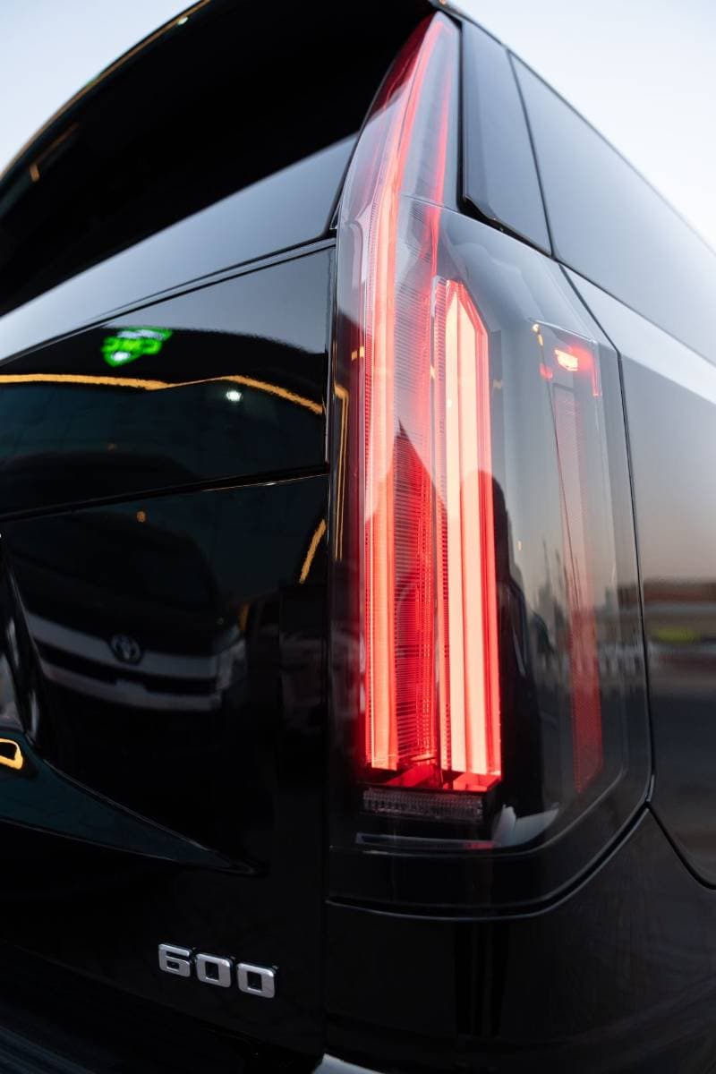 2026 Cadillac Escalade LUXURY thumbnail 3