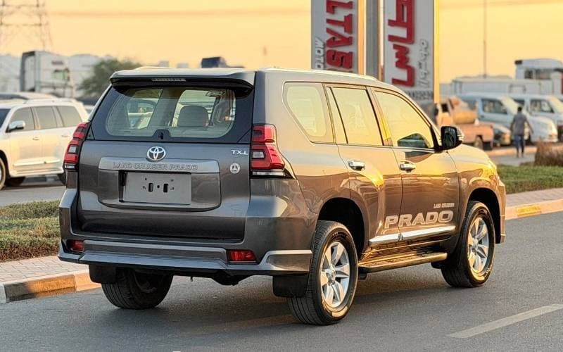 2022 Toyota Prado TX L thumbnail 4