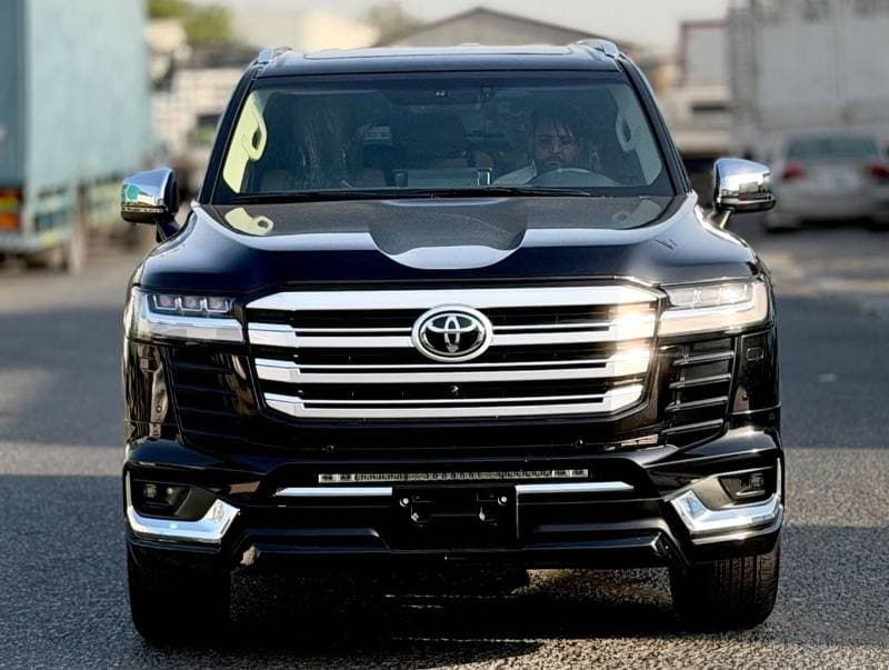 2022 Toyota Land Cruiser GXR thumbnail 3