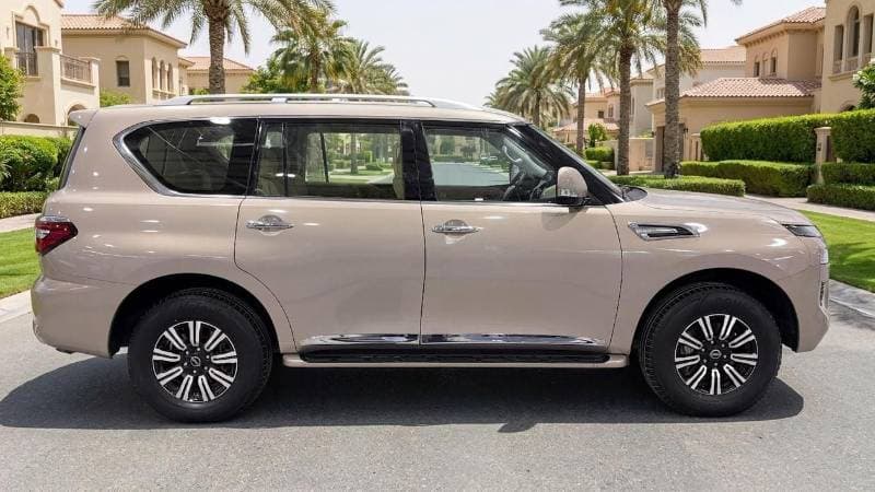 2023 Nissan Patrol SE T2 thumbnail 3