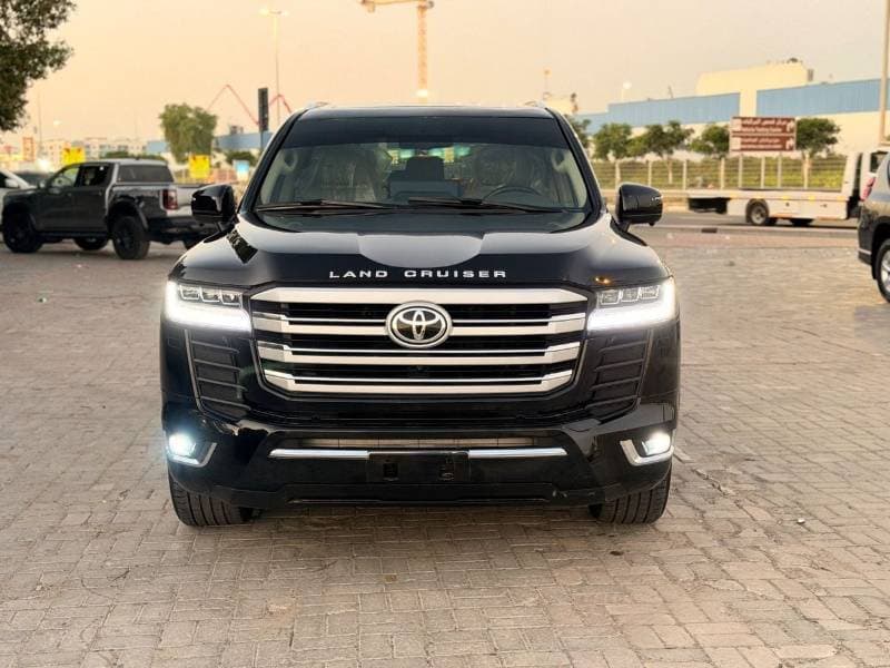 2017 Toyota Land Cruiser GXR thumbnail 5