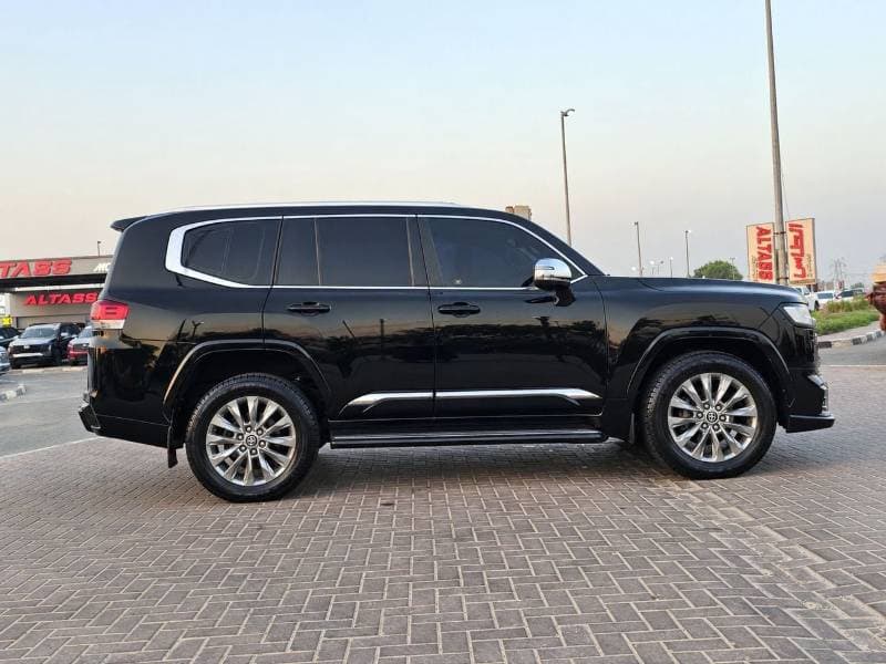 2022 Toyota Land Cruiser GXR thumbnail 6