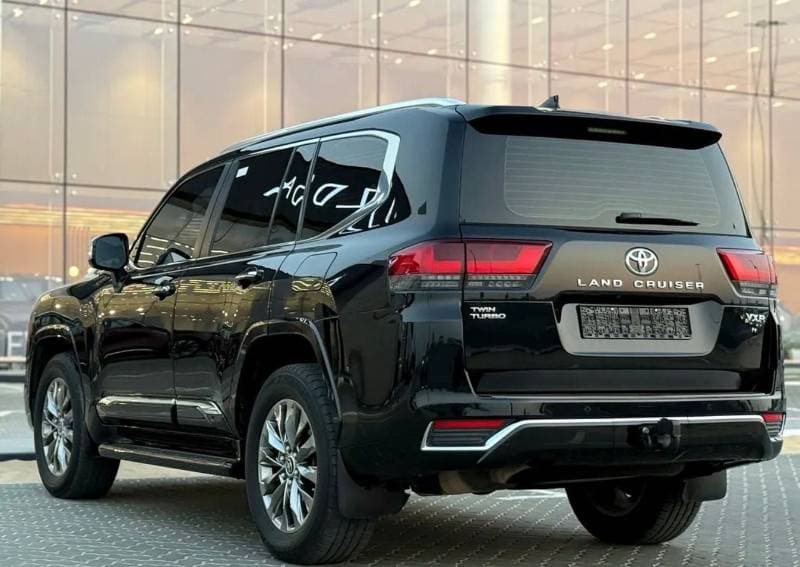2022 Toyota Land Cruiser VXR thumbnail 4