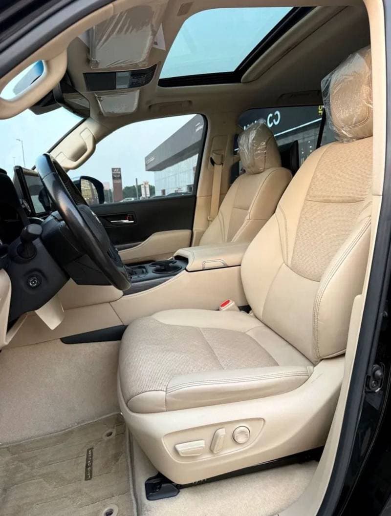 2022 Toyota Land Cruiser VXR thumbnail 7