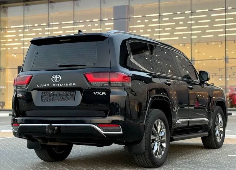 2022 Toyota Land Cruiser VXR thumbnail 3
