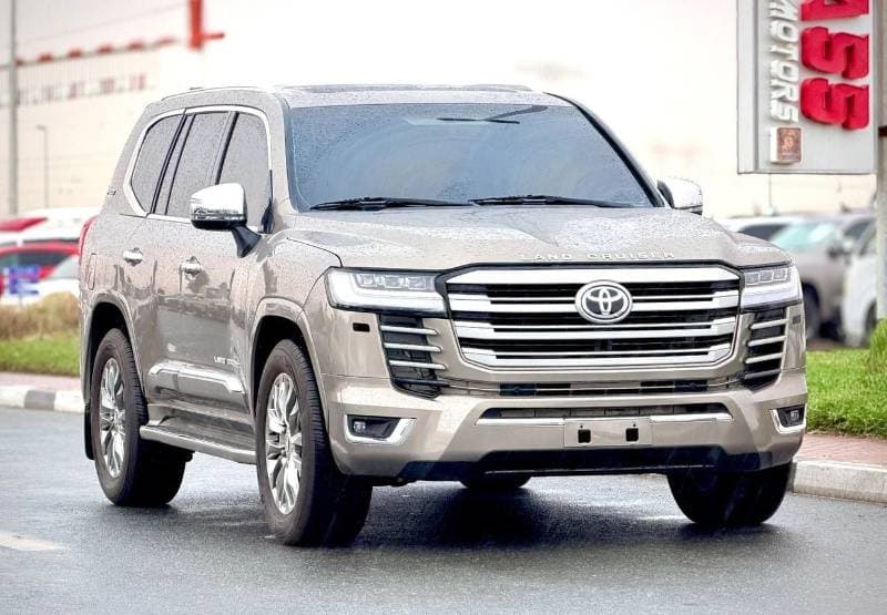 2019 Toyota Land Cruiser GXR thumbnail 3