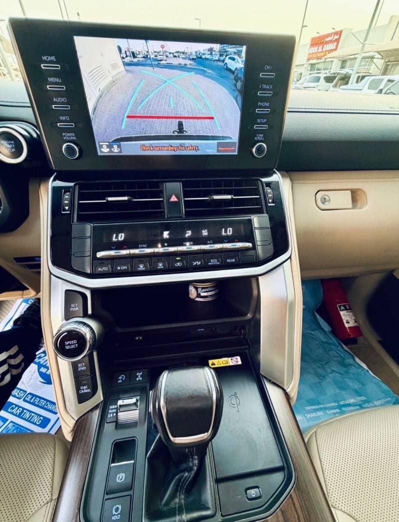 2022 Toyota Land Cruiser GXR thumbnail 5