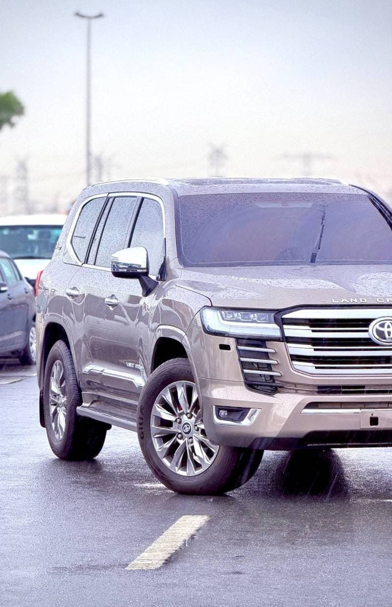 2017 Toyota Land Cruiser thumbnail 8