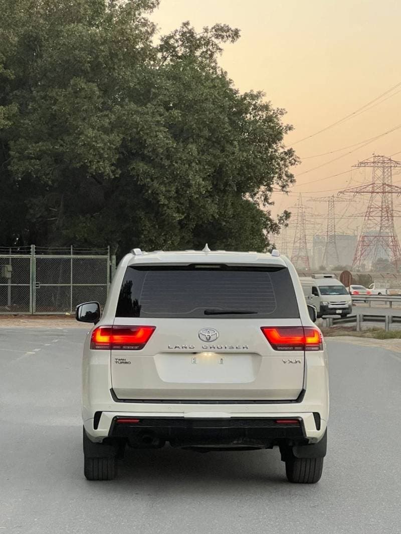 2023 Toyota Land Cruiser VXR thumbnail 4