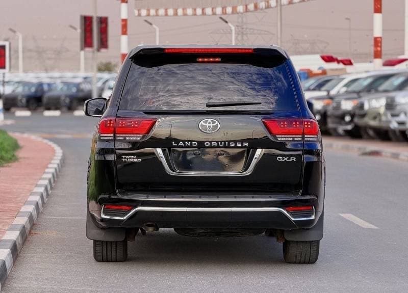 2020 Toyota Land Cruiser GXR thumbnail 8
