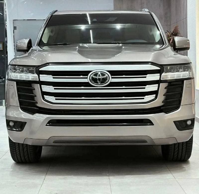 2022 Toyota Land Cruiser GXR thumbnail 6