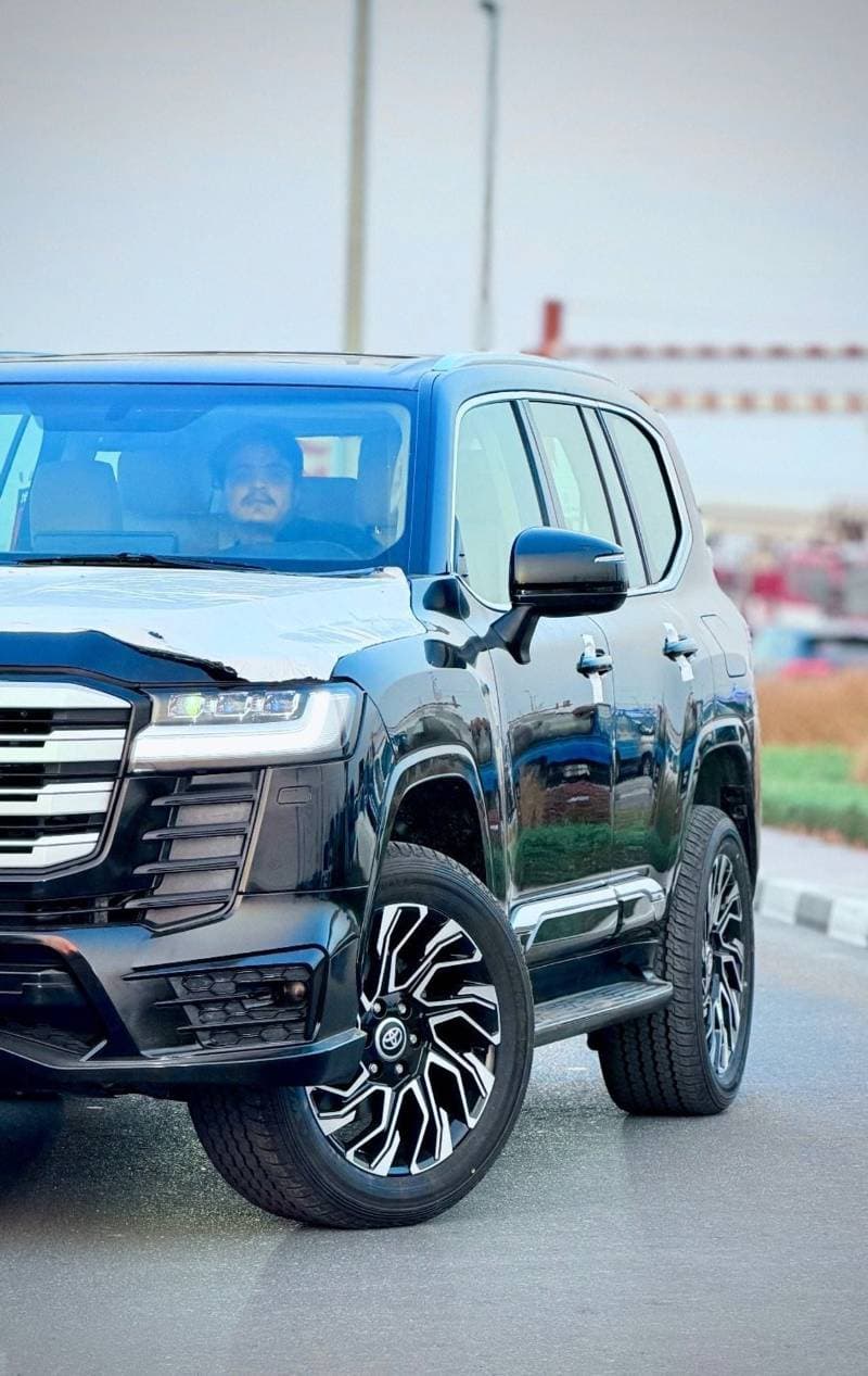 2022 Toyota Land Cruiser GXR thumbnail 8