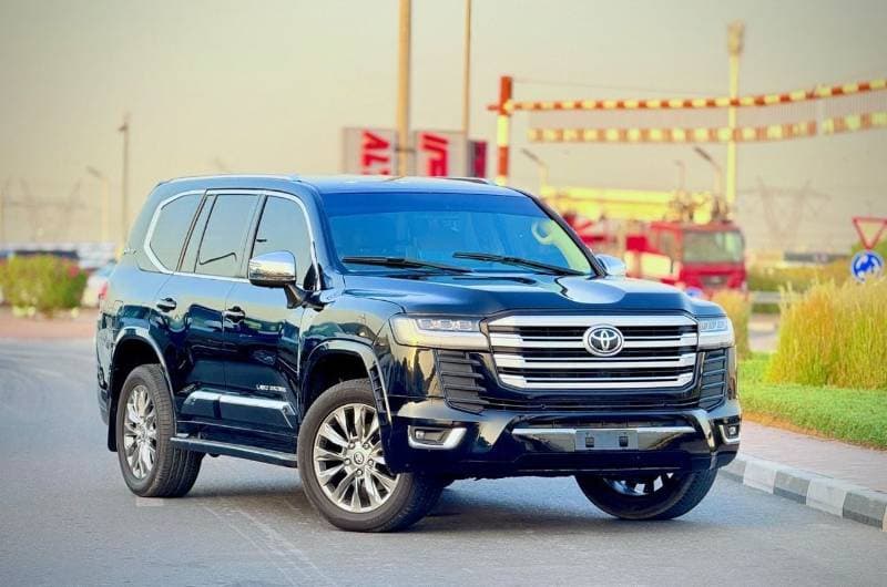 2019 Toyota Land Cruiser GXR thumbnail 3