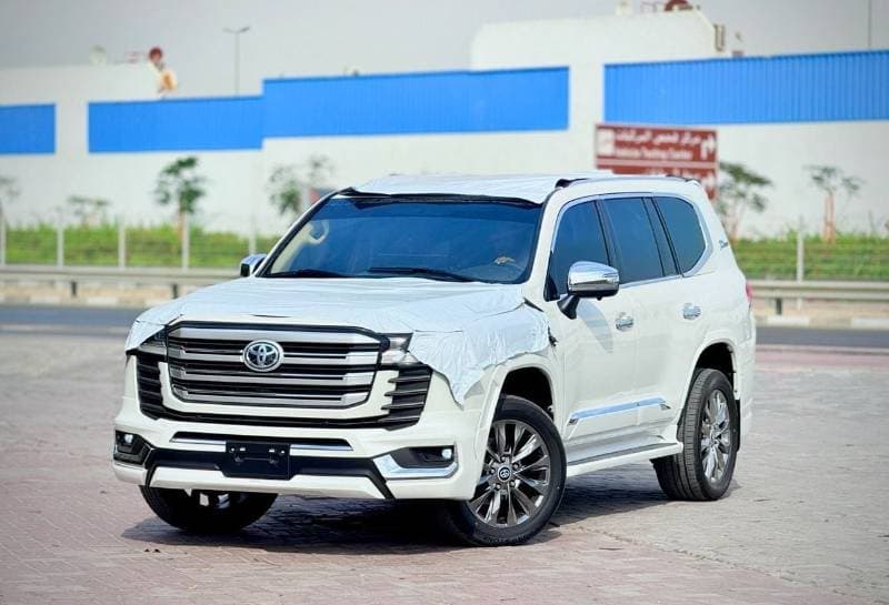 2016 Toyota Land Cruiser GXR thumbnail 2
