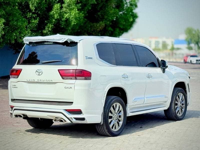 2016 Toyota Land Cruiser GXR thumbnail 6
