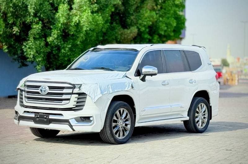 2016 Toyota Land Cruiser GXR thumbnail 5