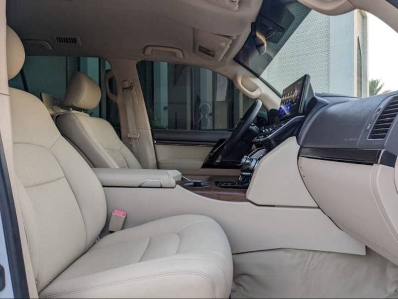 2019 Toyota Land Cruiser GXR thumbnail 7
