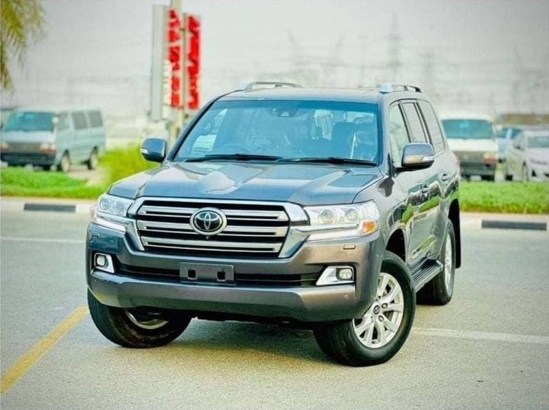 2018 Toyota Land Cruiser GXR thumbnail 2