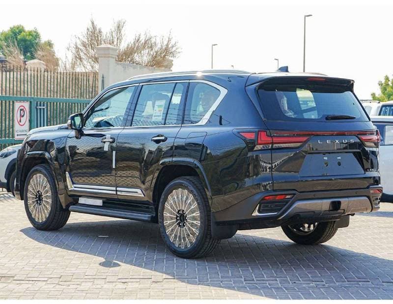 2026 Lexus LX600 VIP thumbnail 4