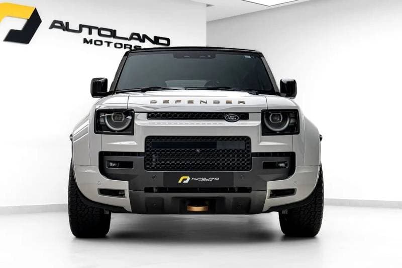 2026 Land Rover Defender thumbnail 3