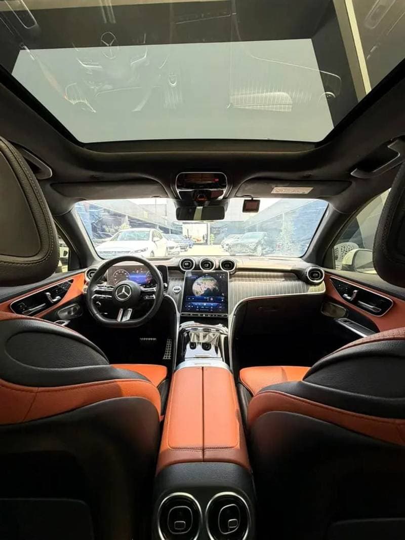 2024 Mercedes Benz GLC 300 4MATIC thumbnail 8
