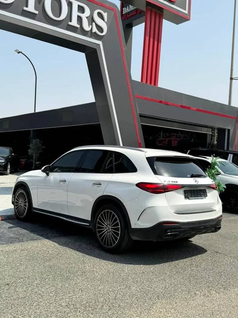 2024 Mercedes Benz GLC 300 4MATIC thumbnail 5