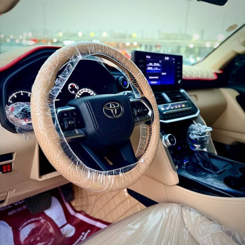 2022 Toyota Land Cruiser GXR thumbnail 7