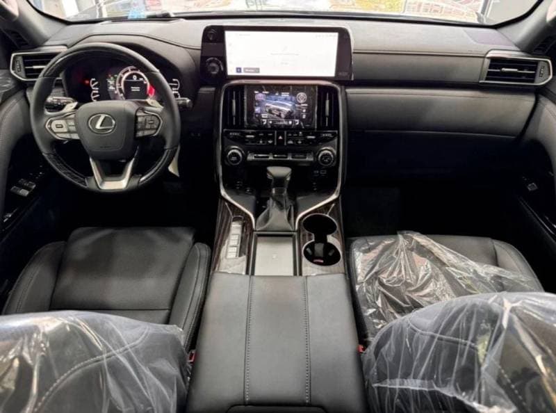 2026 Lexus LX600 SIGNATURE thumbnail 2