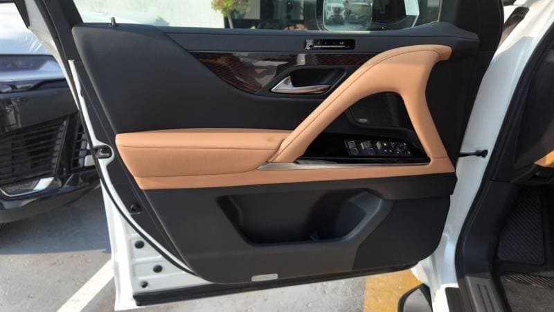 2026 Lexus LX600 SIGNATURE thumbnail 6