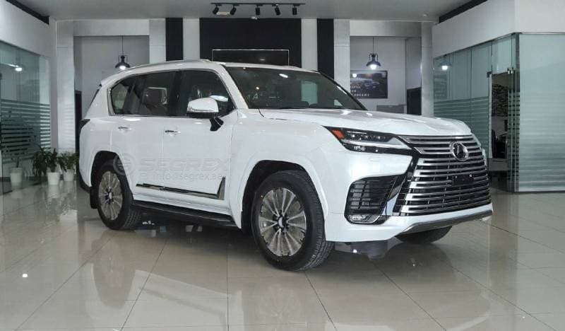 2026 Lexus LX600 thumbnail 3