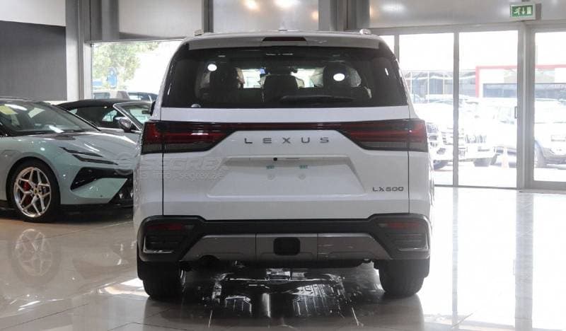 2026 Lexus LX600 thumbnail 4