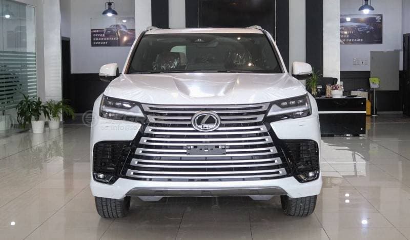 2026 Lexus LX600 thumbnail 2
