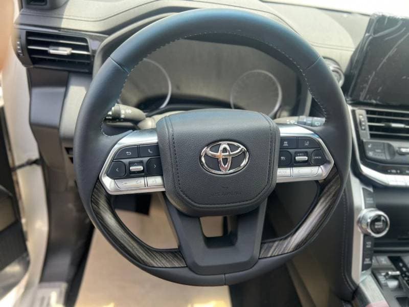 2024 Toyota Land Cruiser VXR thumbnail 8