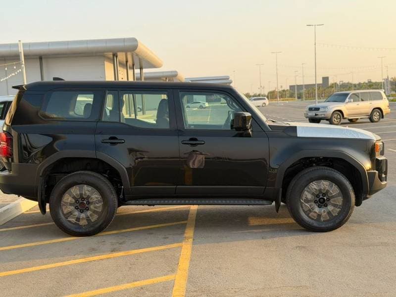 2026 Toyota Land Cruiser VXR thumbnail 4