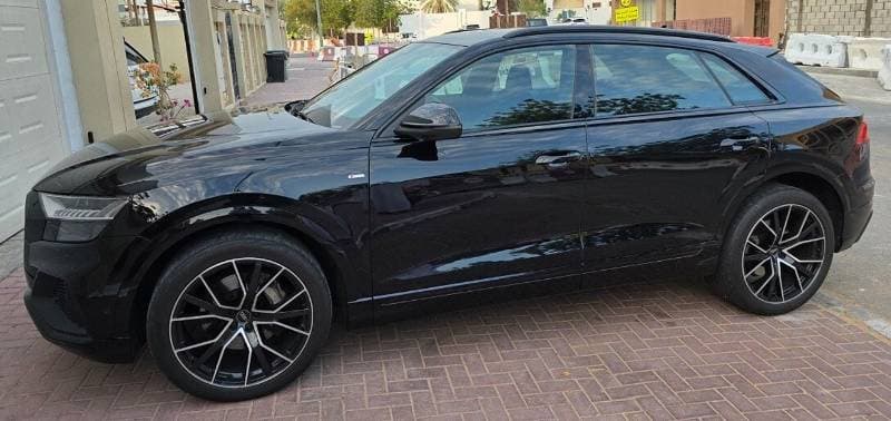 2021 Audi Q8 55 TFSI thumbnail 3
