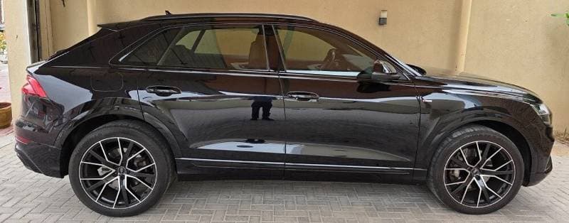 2021 Audi Q8 55 TFSI thumbnail 4